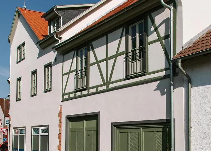 Eckhaus - Wohnen Auf Zeit Großostheim