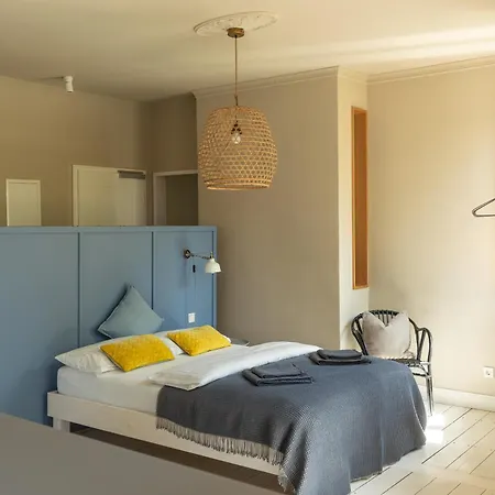 Eckhaus - Wohnen Auf Zeit